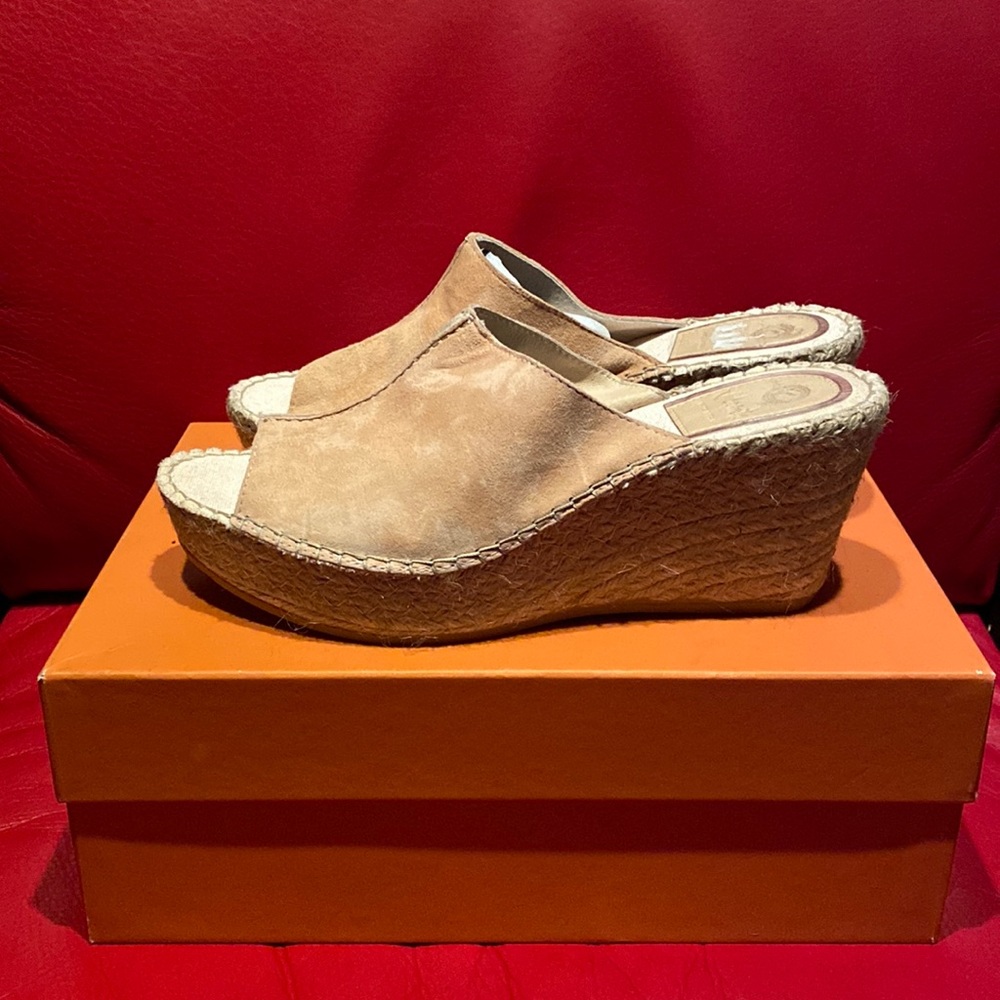Vidorreta Pale Pink Suede Platform Sandals Never Used